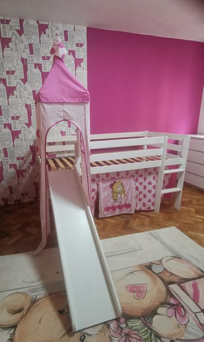 Легло с пързалка