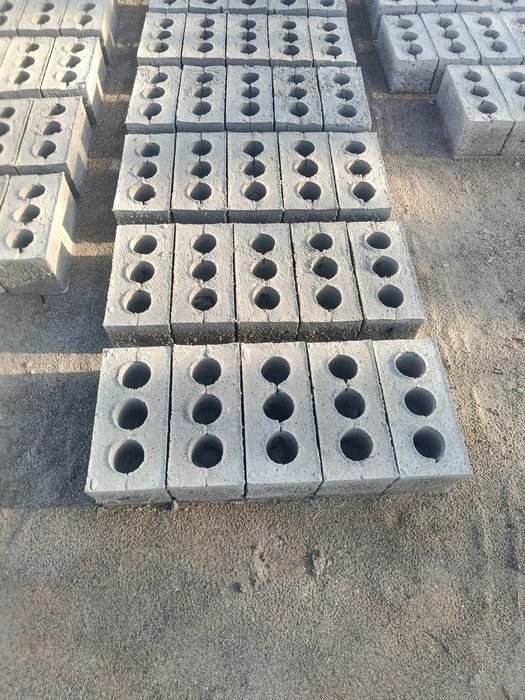 Blok sotiladi 2400dan. Dastafkasiham bor kelishiladi