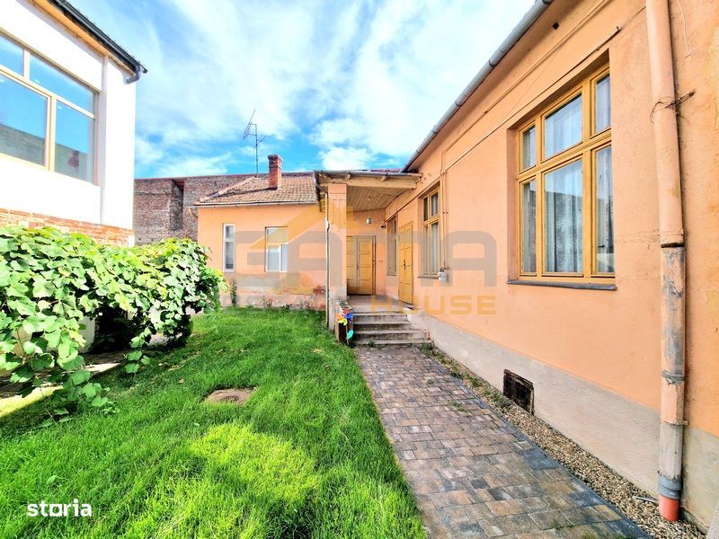 Apartament 3 camere la casa, 198 mp construiti, Central