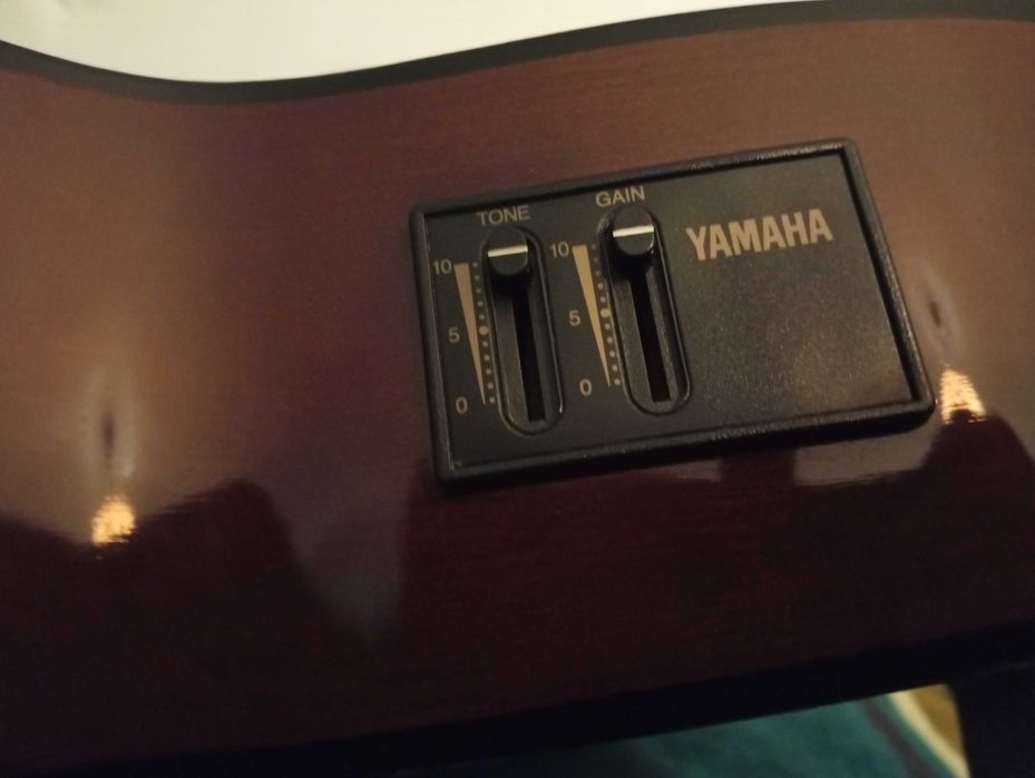 Електроакустична Китара Yamaha CX40