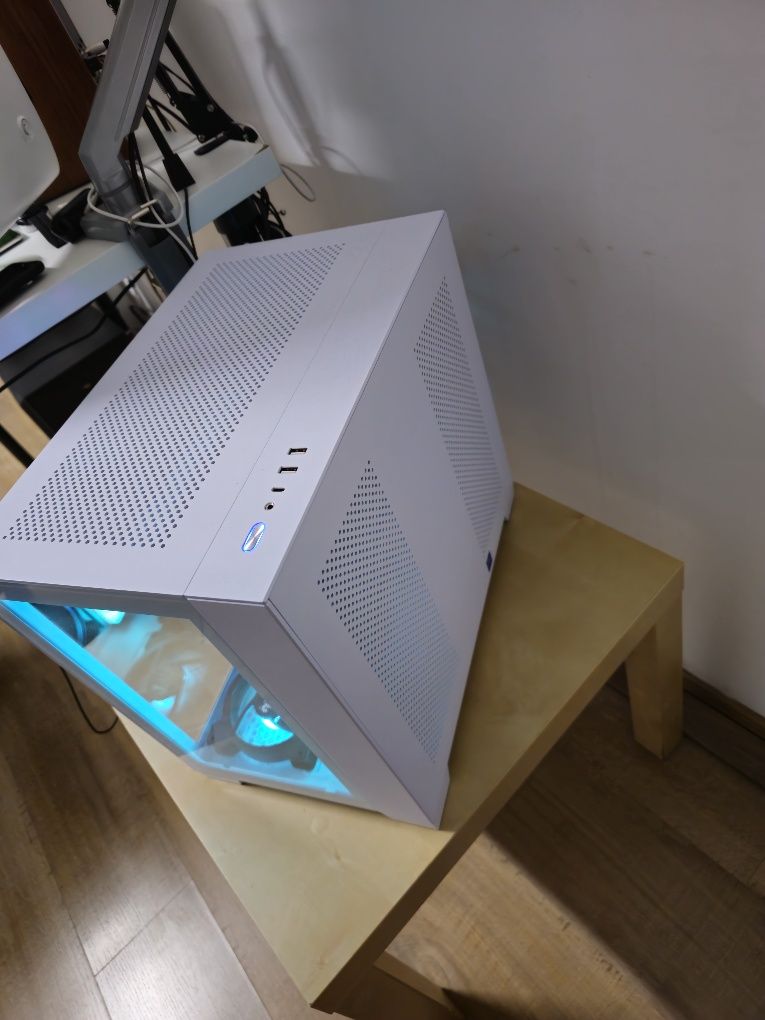 Vand PC Gaming Lian Li O11 Dynamic Mini