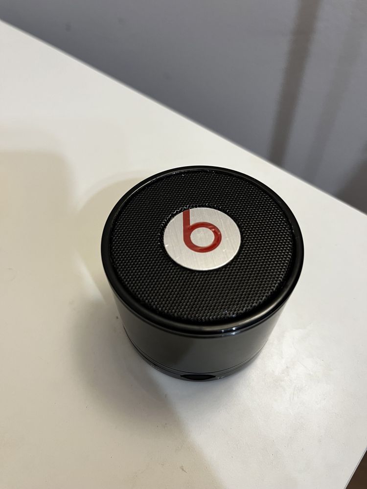Beats by dr. dre boombox
