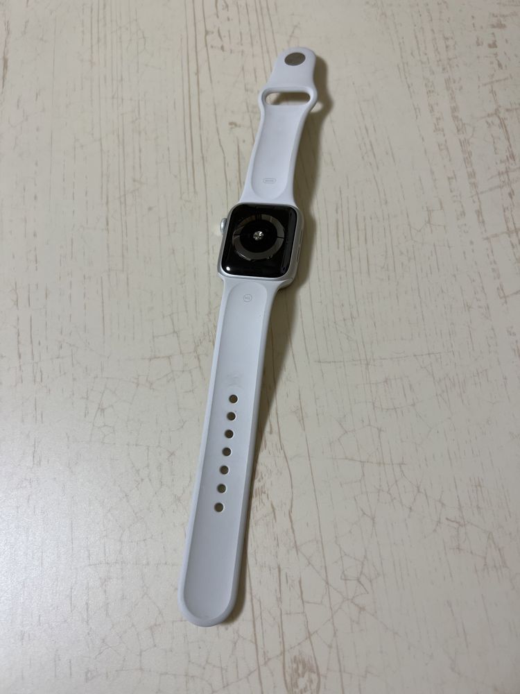 Apple Watch Series 5, 40 mm / Смарт Часы Apple