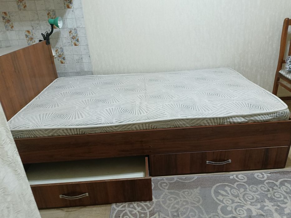 Кровать полуторка