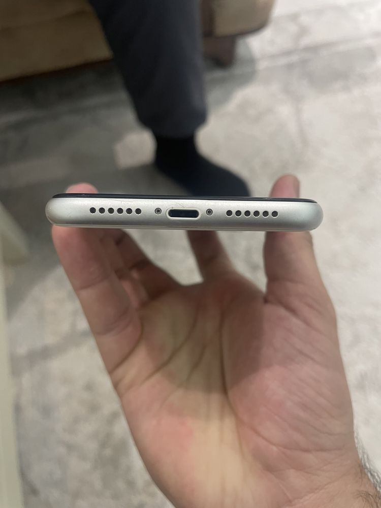 iphone 11 white 64 tali