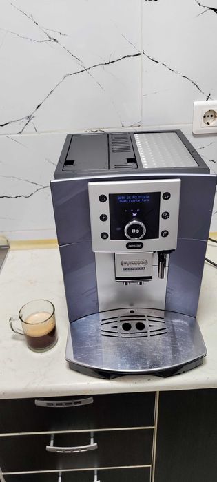 Espressor Automat DeLonghi Perfecta Cappuccino ESAM5500 cu Cafea Boabe