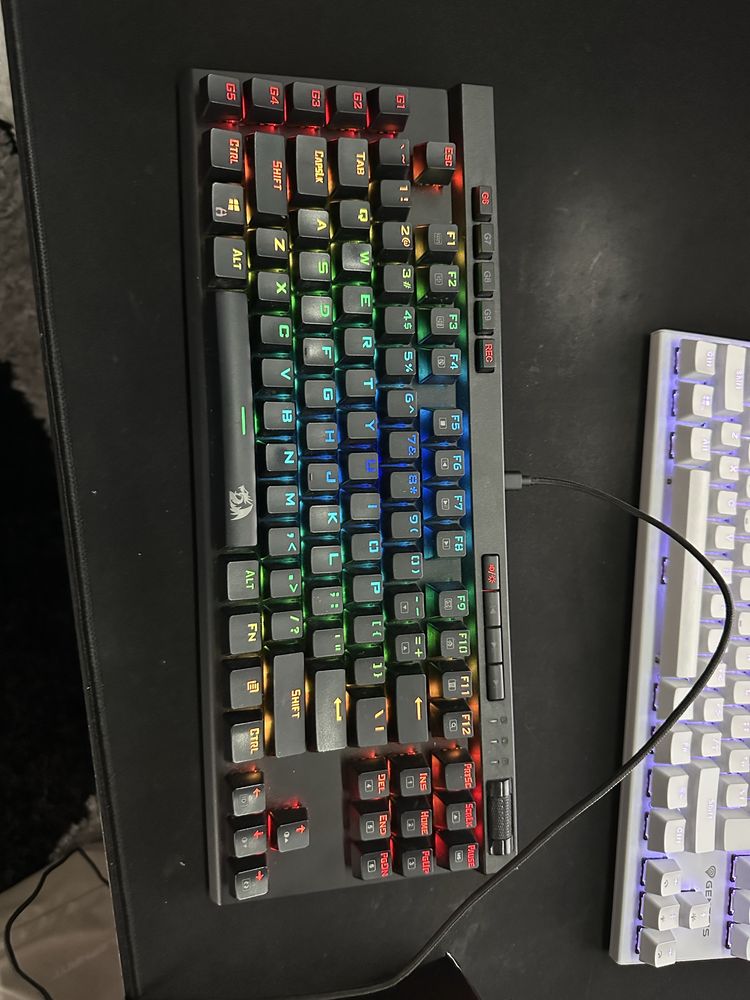 Геймърска механична клавиатура redragon Magic-wand K587RGB