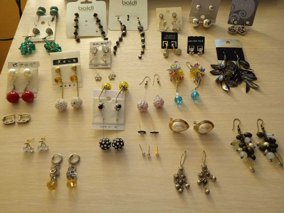 Распродажа украшений, бижутерии, серьги, браслеты, кулоны, наборы