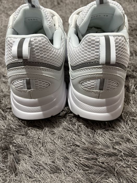 Vand adidasi b22
