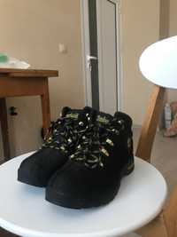 Зимни обувки Timberland, черни със златисто
