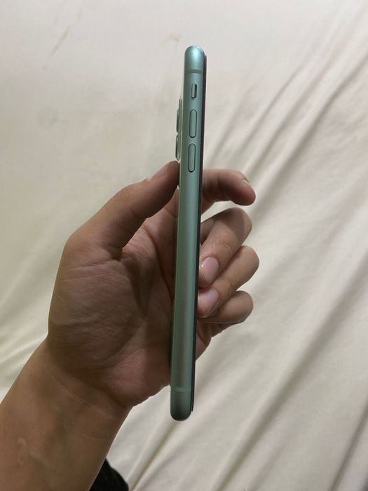Продаю iPhone 11