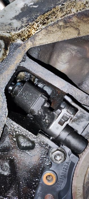 Service auto mobil-Reparatii direct la domiciliu-Tractare platforma