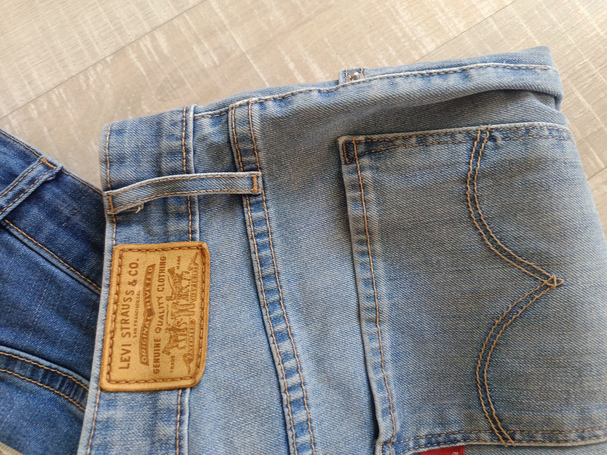 Дънки Levis 45 лв чифт