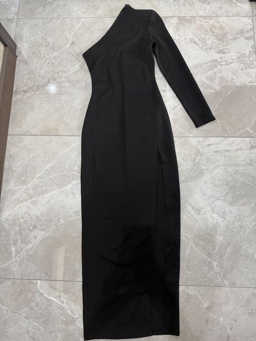 Елегантна рокля