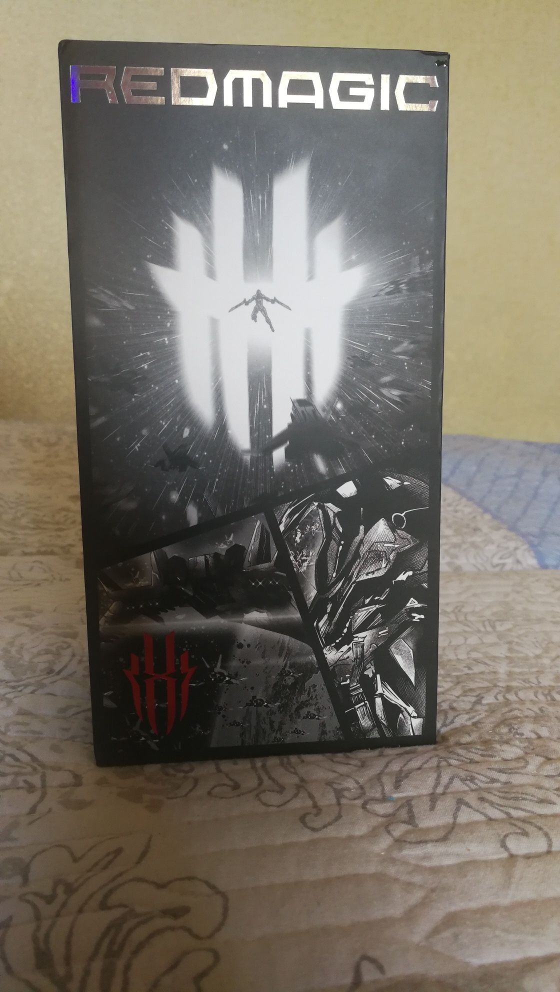 Redmagic 7. 16/256…, 165 Hz, 5G, Pulsar.