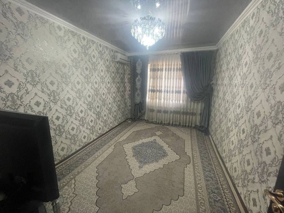 2 xonali kvartira sotiladi