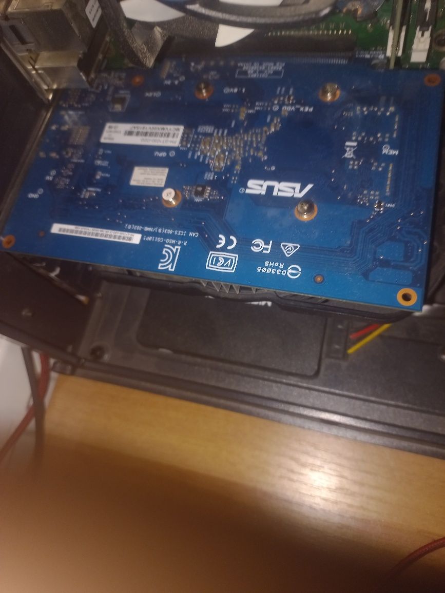 Placa GT 1030 ASUS 2GB (placq are un an)