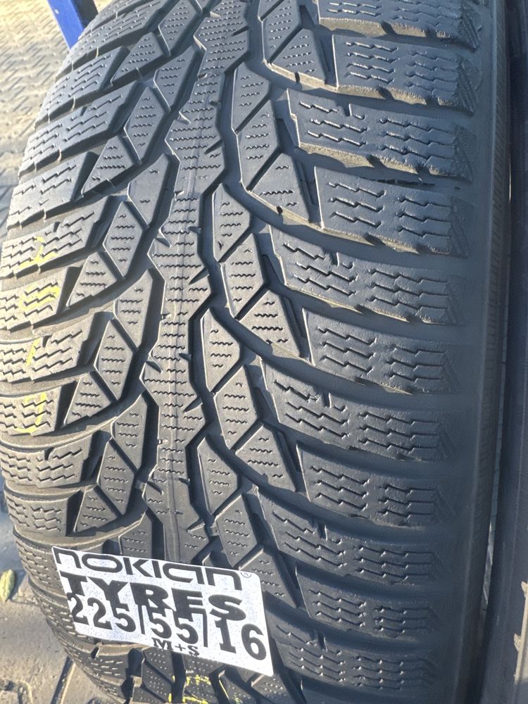 225/55/16 Nokian