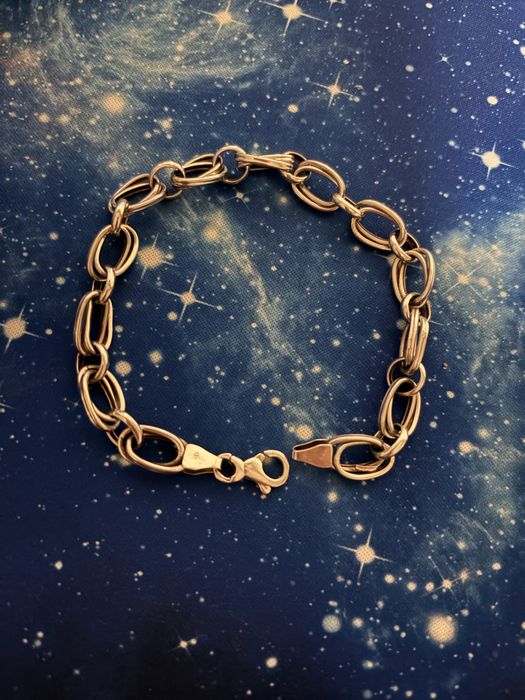 Сребърна гривна.