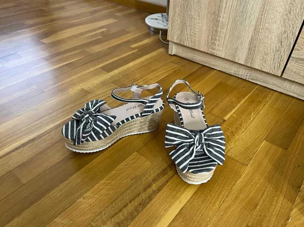 Sandale cu funda si platforma, 36, noi