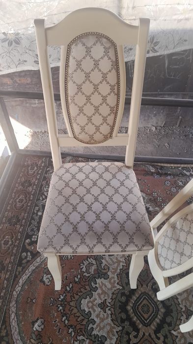 Стулья в идеальном состоянии новые есть 14 штук торг