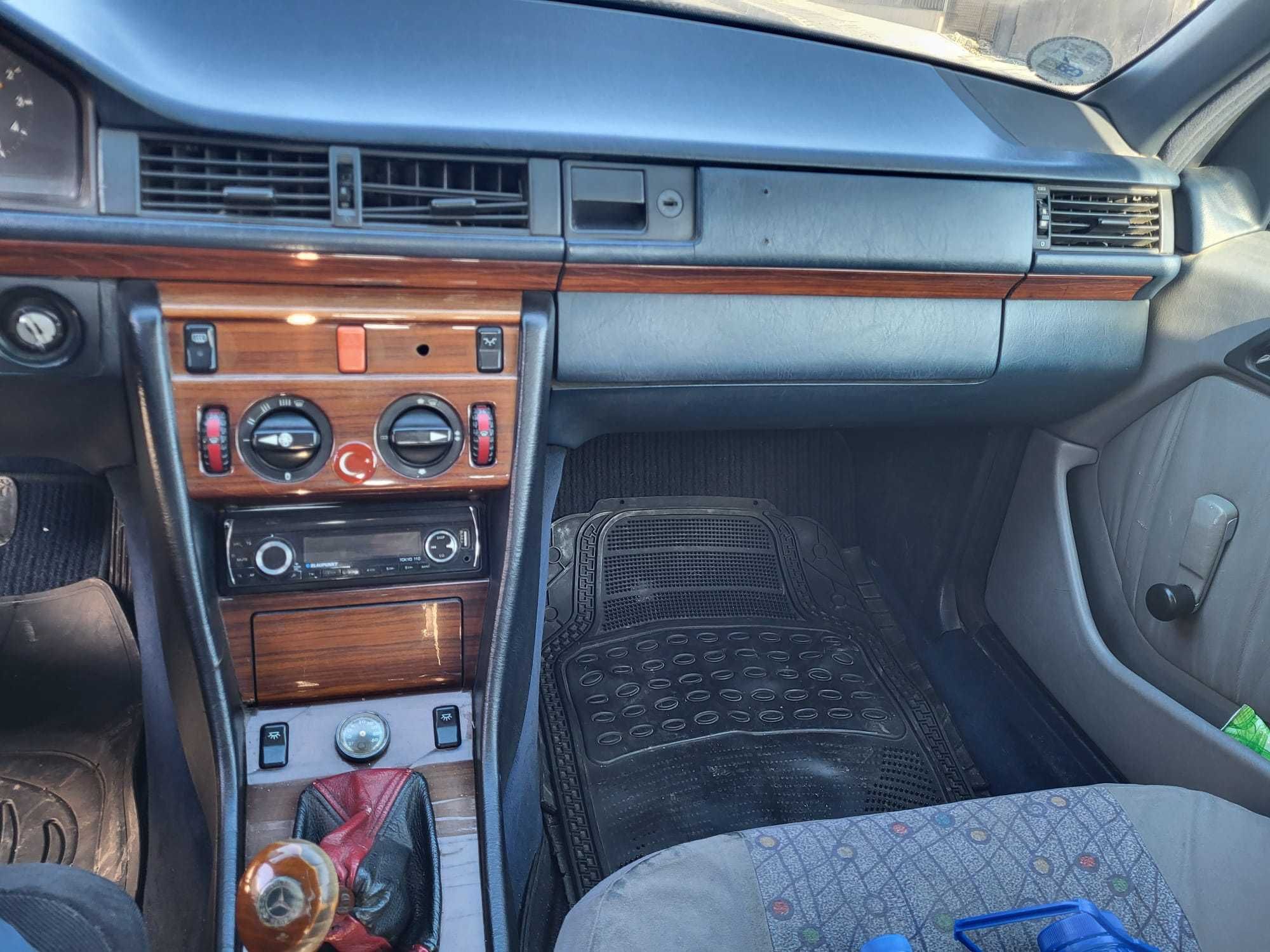 Mercedes 200D an 1992