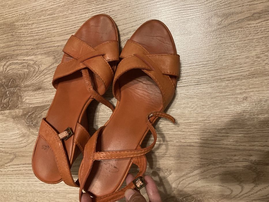 Босоножки Clarks из натуральной кожи