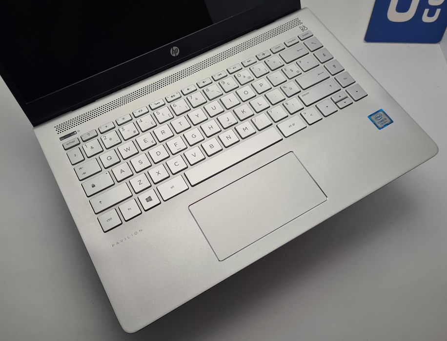 HP Pavilion 14-BF018NF  i5 7200U/8GB/256SSD/FHD/Подсветка