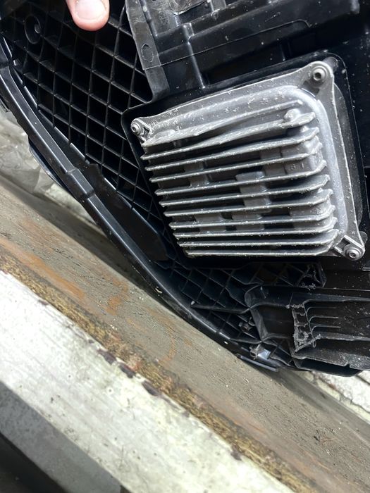 Mercedes W213 multibeam led фар оборудван