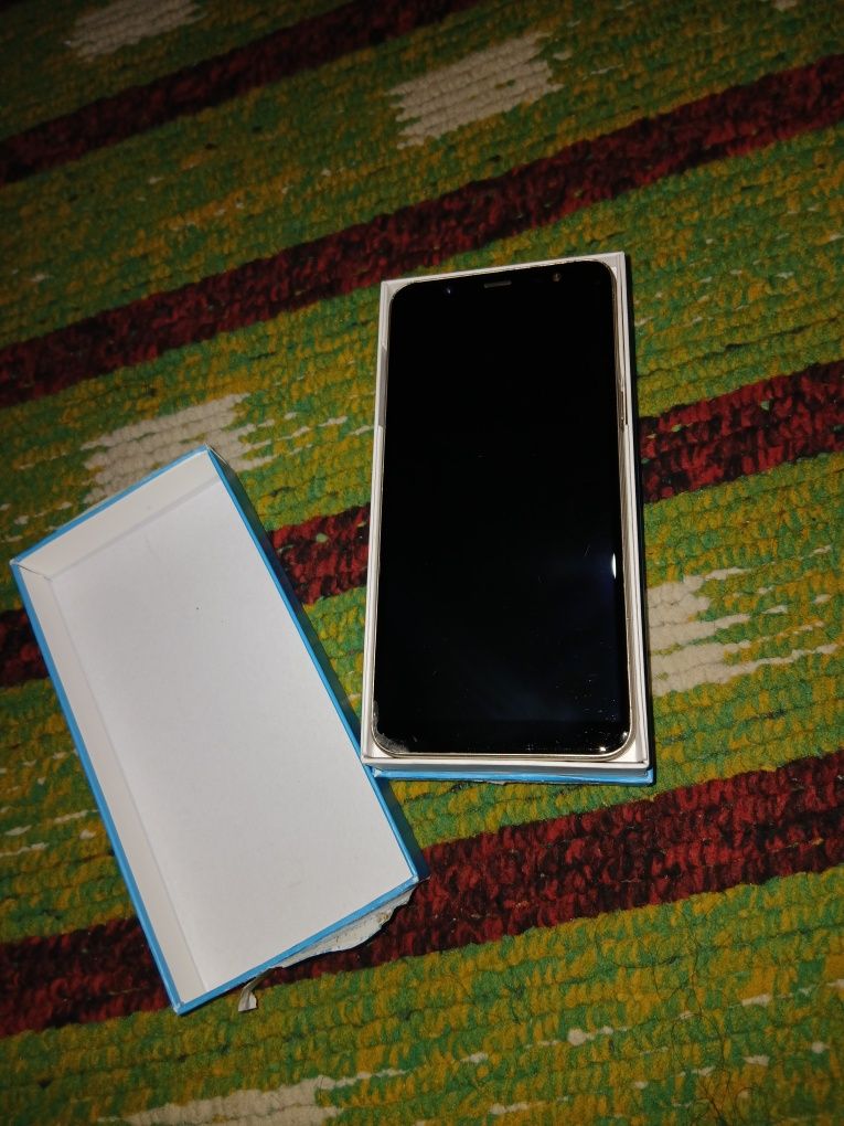 Samsung  Galaxy J8