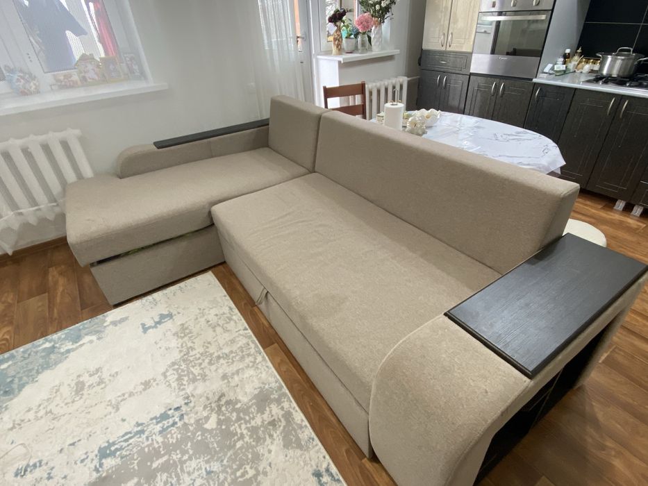 Угловой раскладной диван в отличном состоянии