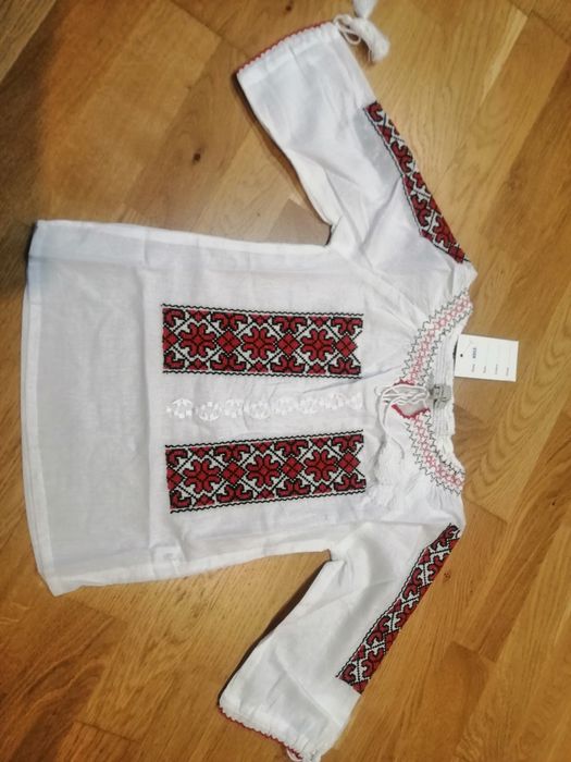 Ie motive tradiționale fetite de la 1 la 16 ani