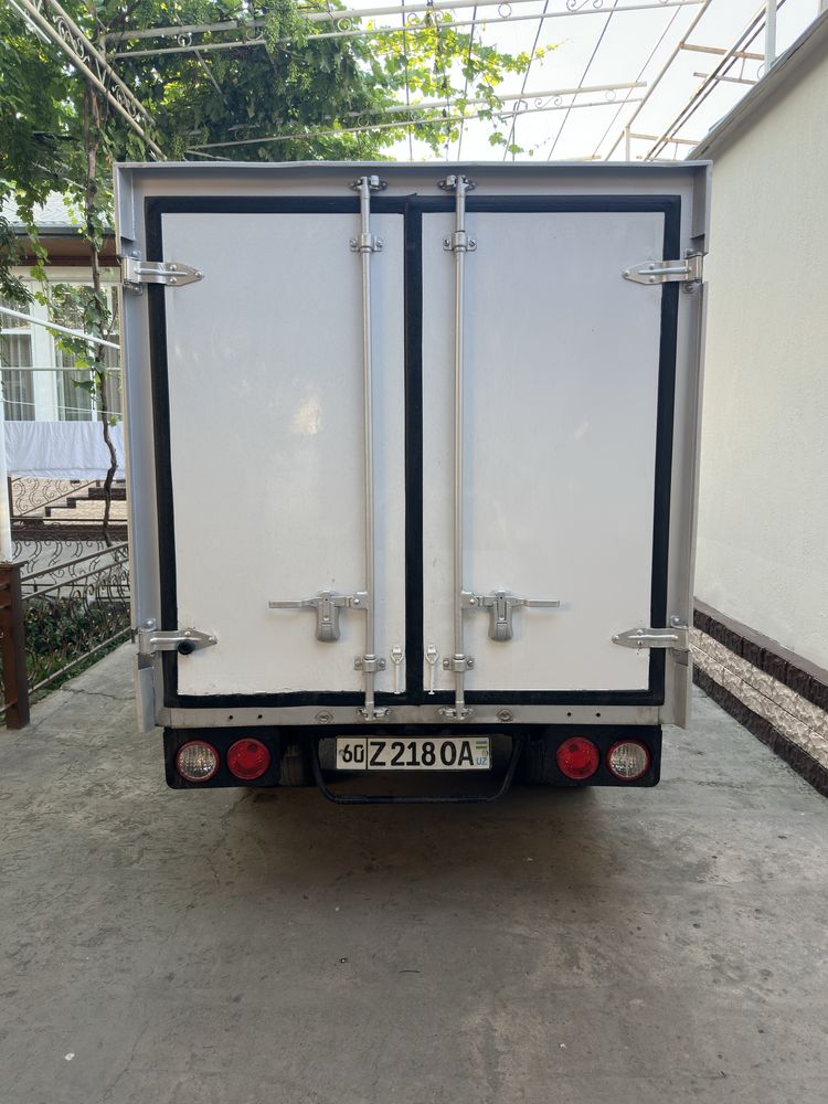 KIA BONGO 3 Refrigerator