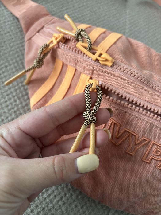 Унисекс чанта Adidas IVY PARK