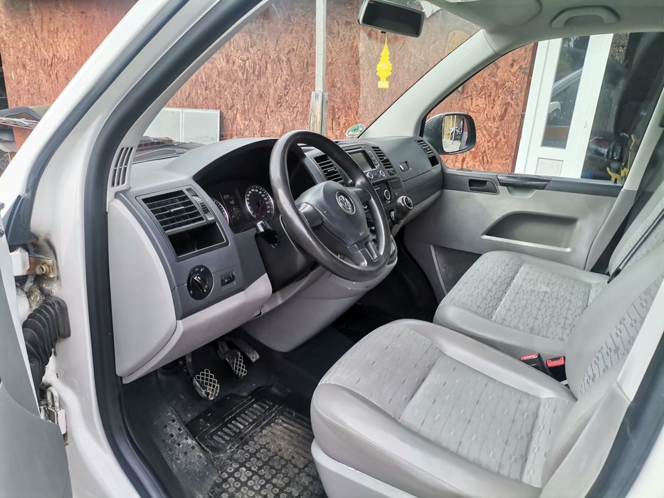 Volkswagen T5.1 Transporter Facelift 2013 2.0 tdi Euro 5 A/C Turism8+1