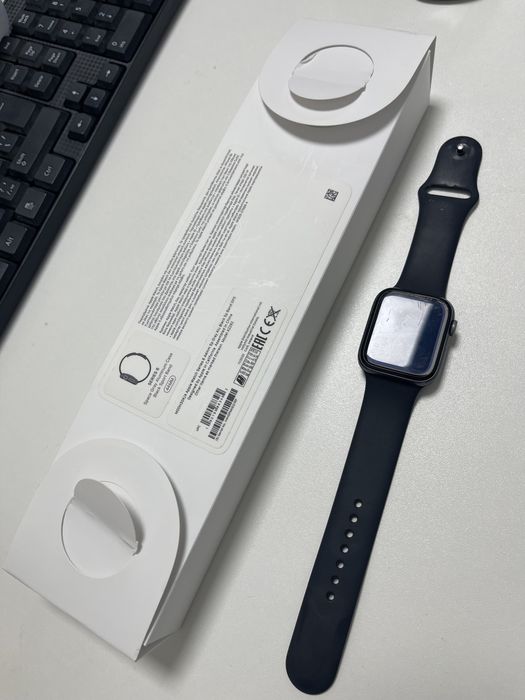 Продаю срочно Apple Watch 6 44mm