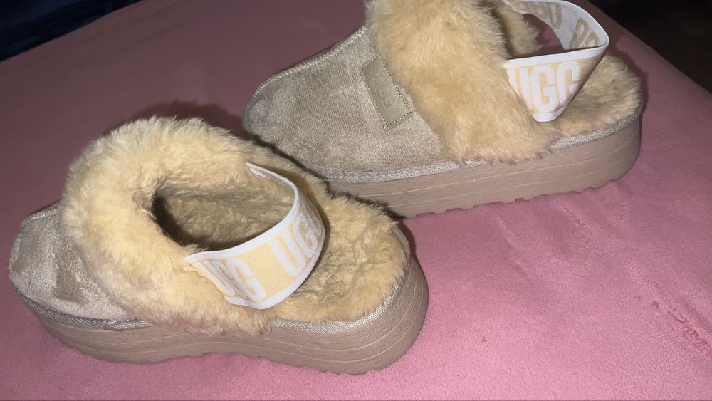 Papuci saboti UGG