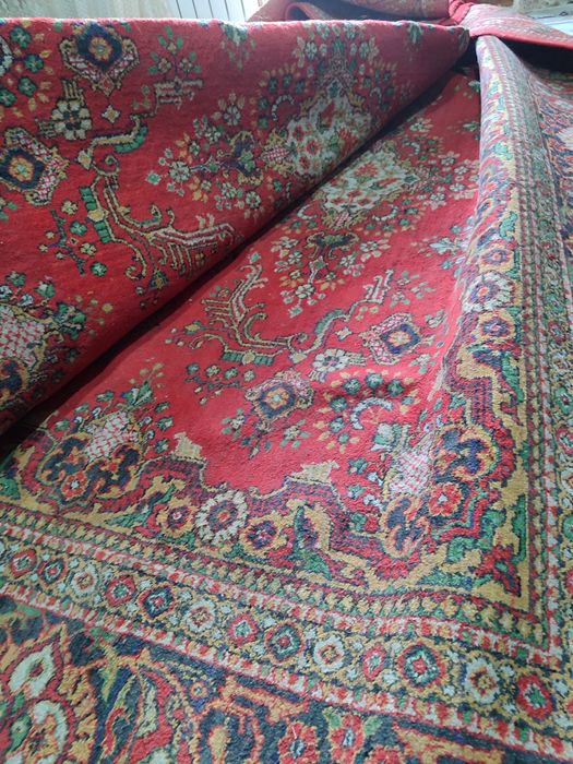 Yangi xolatdagi Xiva gilam sotiladi uzunligi 4 metr eni 3 metr