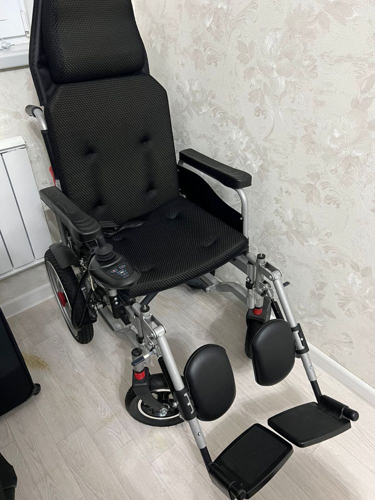 Кресло-коляска электрическая для инвалидов