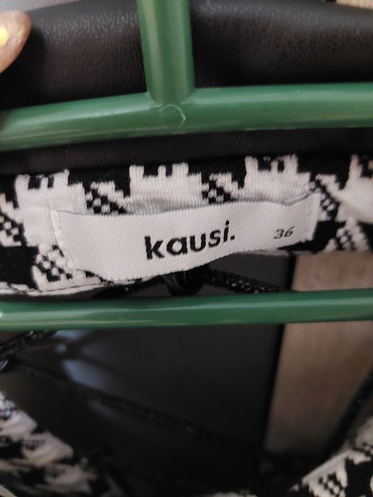 Официална рокля с яка