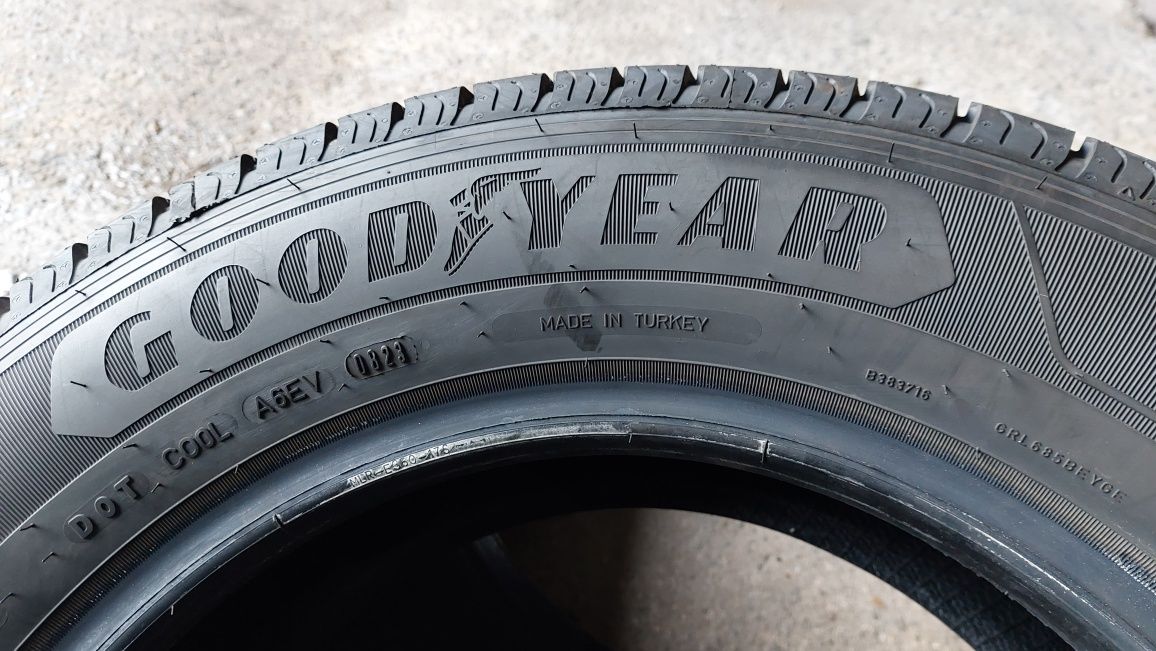 Нови гуми за Бус 215/65/16 C Goodyear Efficient Grip Cargo 2 броя