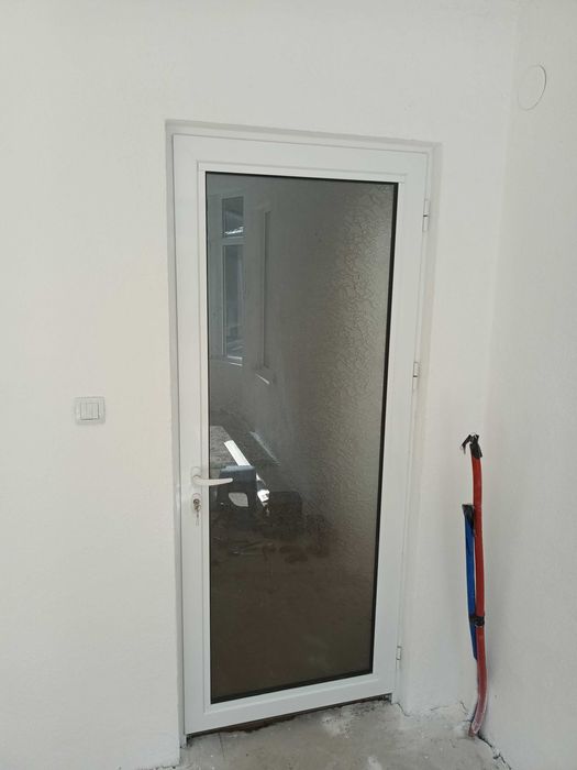 Продавам Еднофамилна  3 етажна  къща