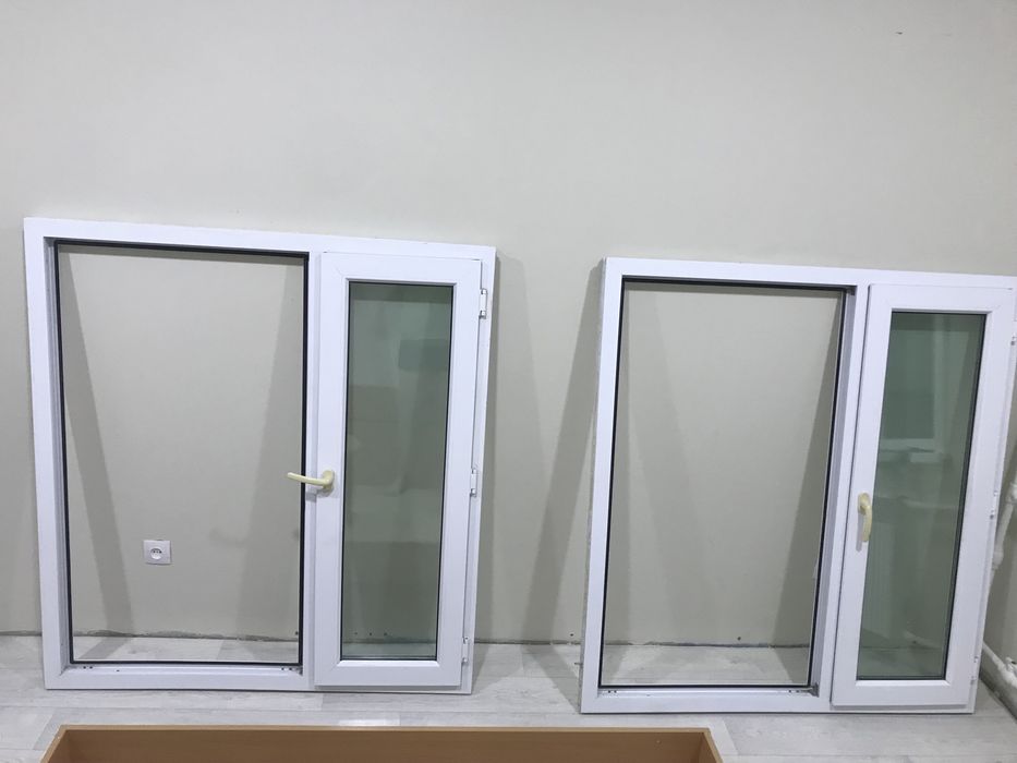 Продам 2 пластиковых окна