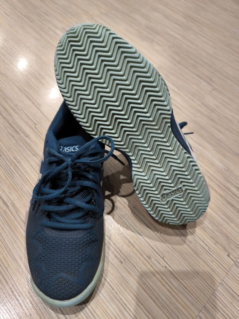 nike 32, zara 32 , asics 34,5 и 36