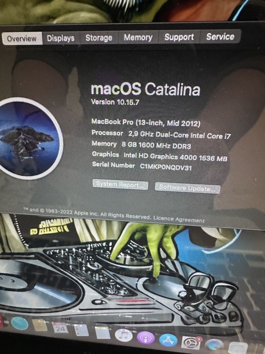 Продавам кейс със конзола и мишпулт лаптоп macbook pro 13inch.