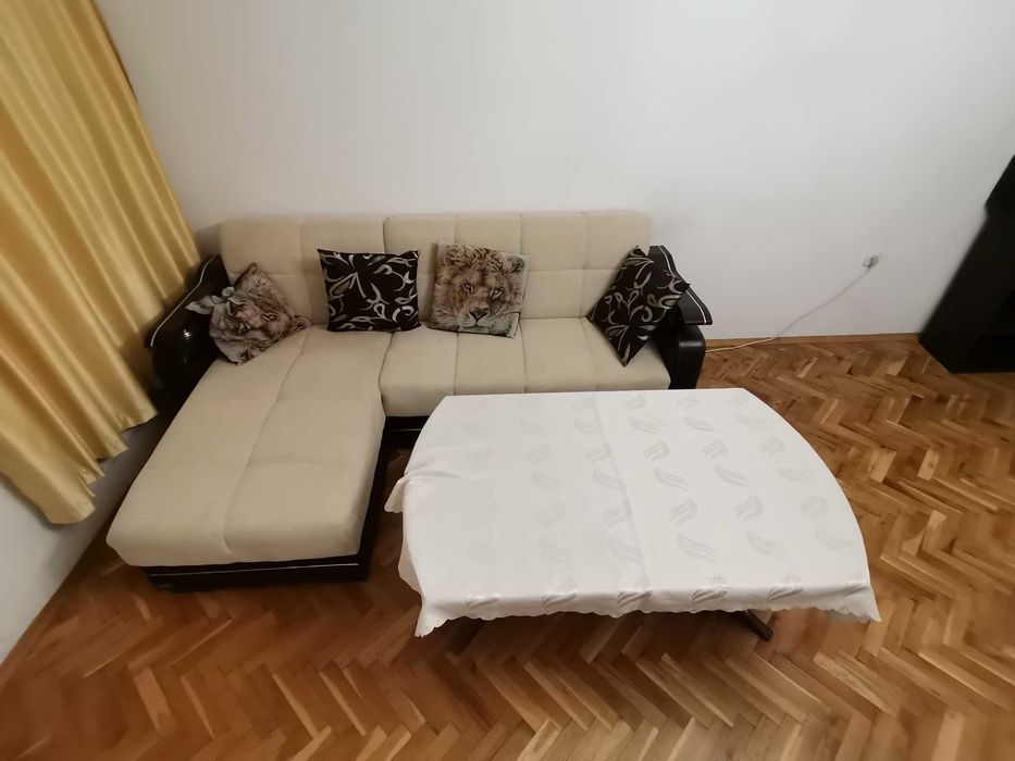 Дава се под наем Двустаен апартамент в Бургас, Център - 68 кв.м за 255 € - Снимка #1