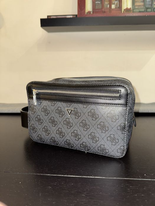 Guess ръчна чанта оригинална