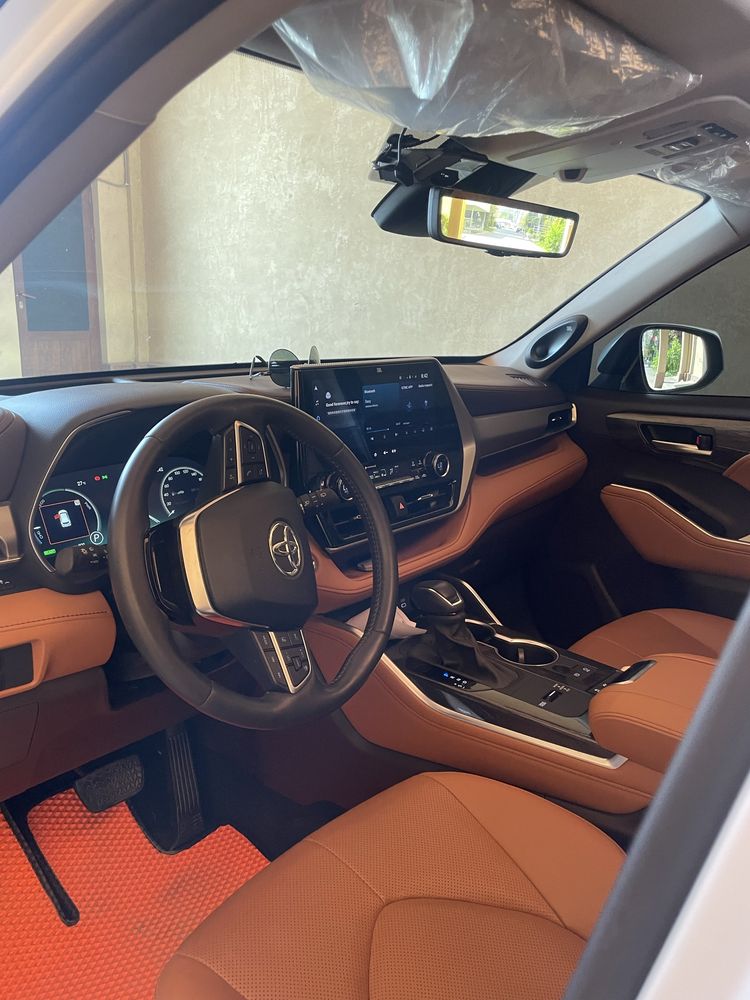 Продается Toyota Highlander DC 2024 года