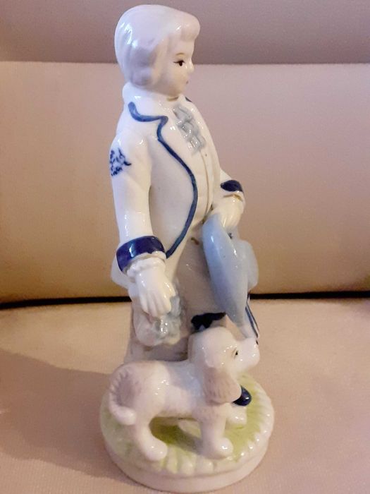 Две порцеланови фигури -"Момче с куче" и "Дама с кученце"