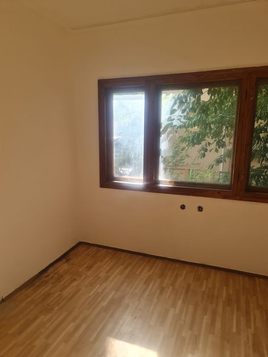Продавам два етажа от къща в гр.Смолян,кв.Райково